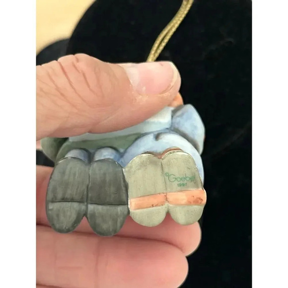 Berta Hummel Goebel 1997 "Heavenly Trio" Christmas Ornament - Picture 5 of 6